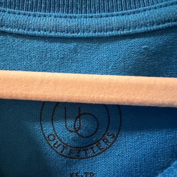 Cropped Tee - Picture 2 of 7